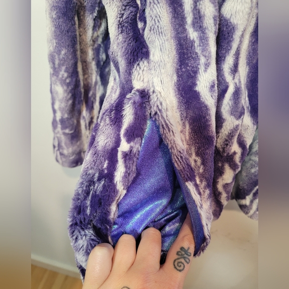 Faux Minky reversible coat / Coquettery Clothing - Picture 4 of 5